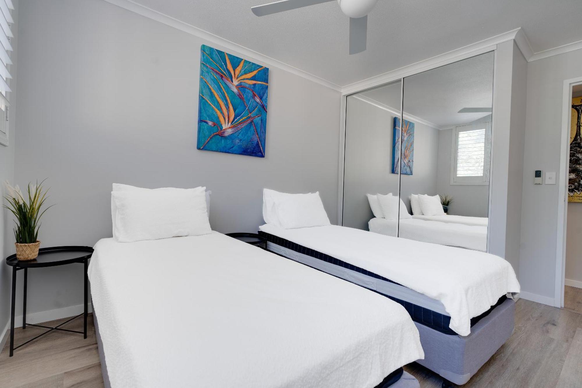 Coastal Views Await - Luxurious 2br Retreat * Gold Coast
