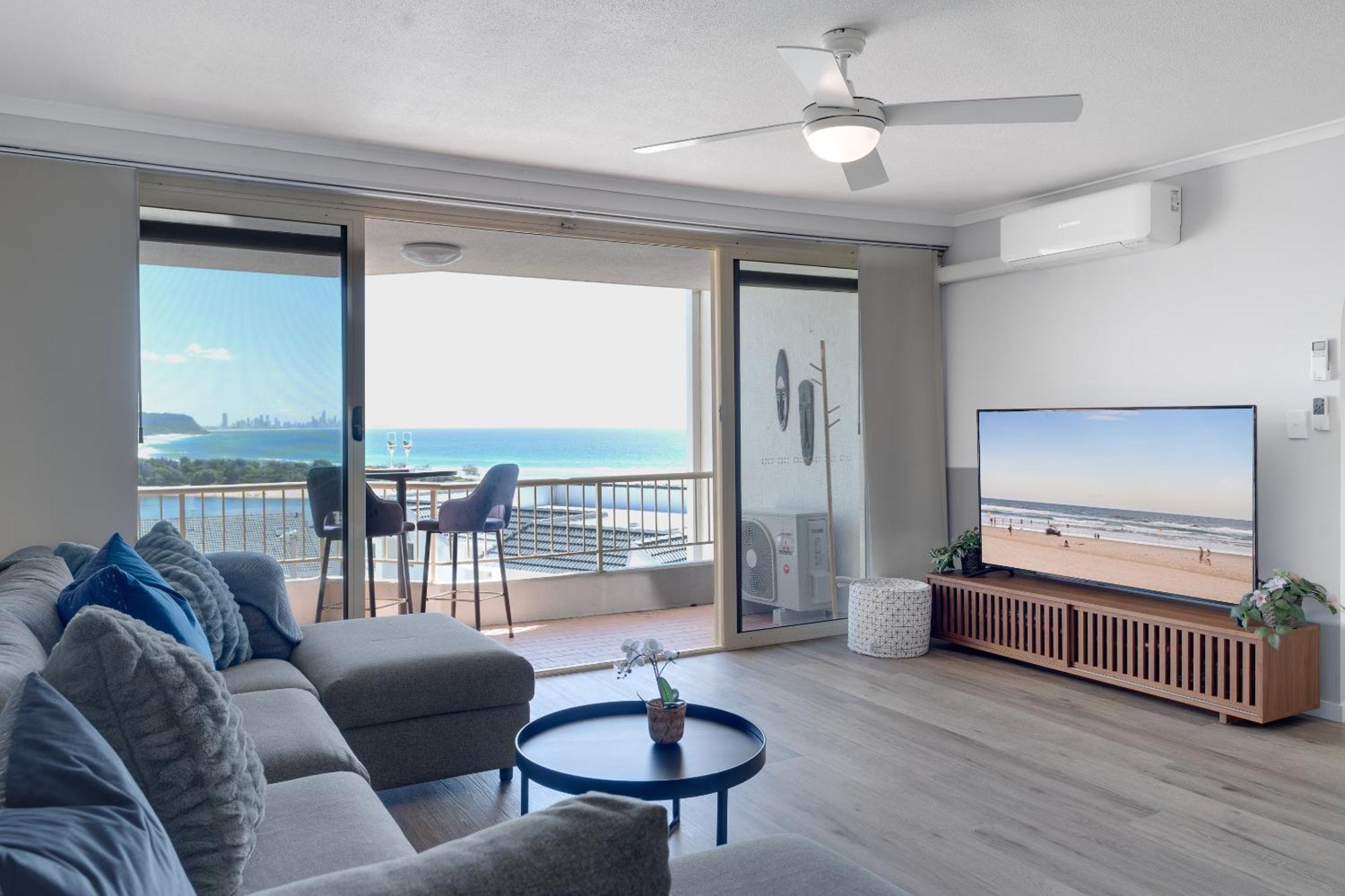 Coastal Views Await - Luxurious 2br Retreat Apartment *